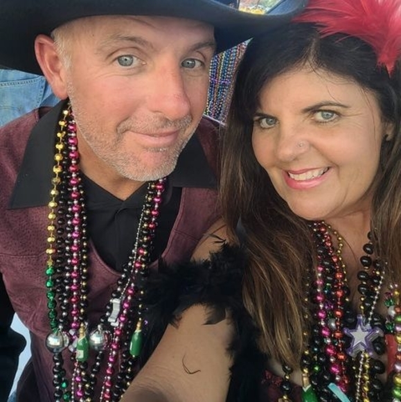 Meet your Posher, Dee - Picture 1 of 1